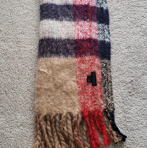 Steve Madden scarf - Picture 3 of 3
